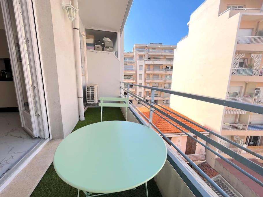 Joli Studio - Studio Neuf Terrasse Clim Wi-Fi 2 Min. Des Plages Antibes Exterior foto